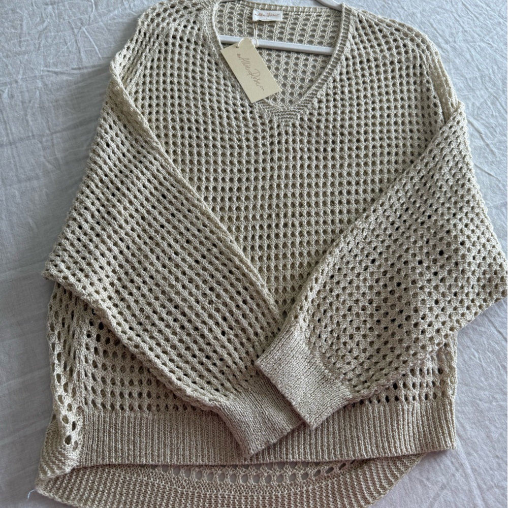 New with tags Elegant Cream Knit Sweater